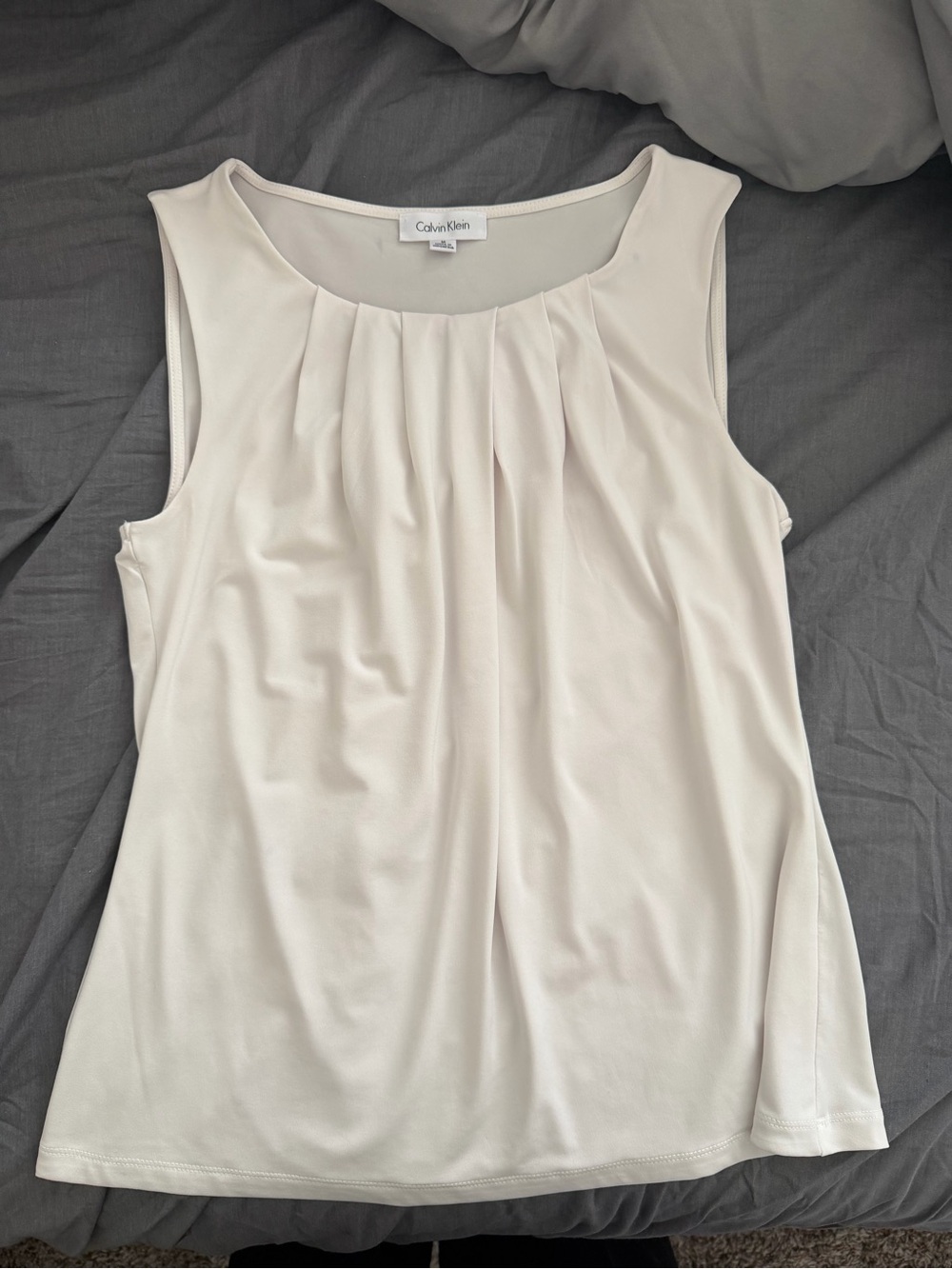 Calvin Klein pleat neck sleeveless blouse size medium good condition